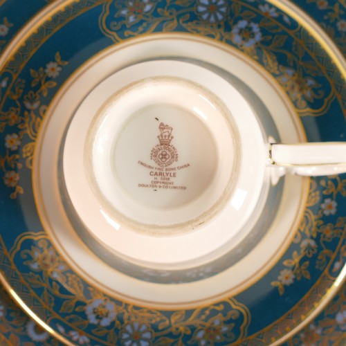 304 - Royal Doulton Carlyle pattern tea and dinner ware items comprising - lidded tureen, tea pot, gravy b... 