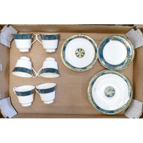 304 - Royal Doulton Carlyle pattern tea and dinner ware items comprising - lidded tureen, tea pot, gravy b... 