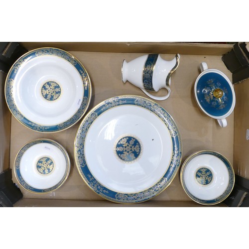 304 - Royal Doulton Carlyle pattern tea and dinner ware items comprising - lidded tureen, tea pot, gravy b... 