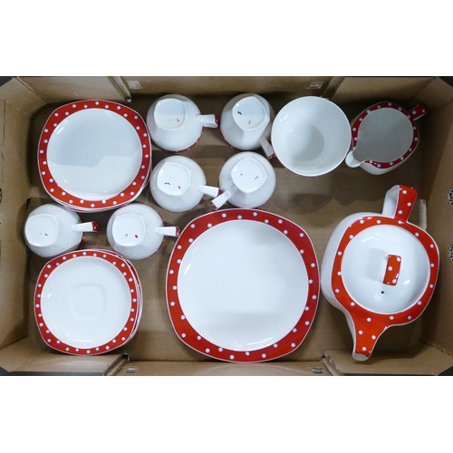 326 - Midwinter Stylecraft Red Domino 1950s Jessie Tate designed tea set to include tea pot, six tea cups,... 