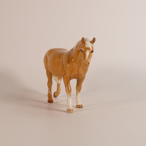 372 - Beswick rare Palomino walking pony 1516, early light palomino colourway, r.