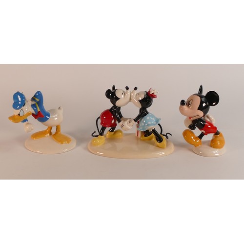 404 - Royal Doulton Disney Showcase figures, 'Hugs and Kisses' MM36, 'Donald Duck' MM3 and 'Mickey Mouse' ... 