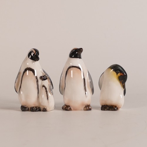 596 - Royal Doulton, six rare miniature models of penguin. Includes models K20, K21, K22, K23, K24 (a/f) a... 