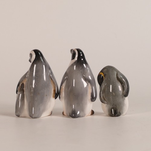 596 - Royal Doulton, six rare miniature models of penguin. Includes models K20, K21, K22, K23, K24 (a/f) a... 