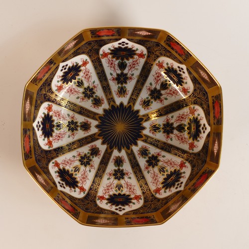 775 - Royal Crown Derby Octagonal bowl decorated in the 1128 Old Imari design, D.21cm, factory seconds.