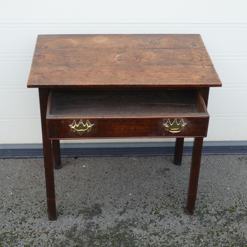 828 - Georgian Oak Hall table. Top is formed of three boards above a single central drawer atop four Marlb... 