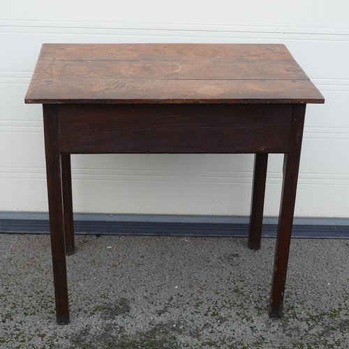 828 - Georgian Oak Hall table. Top is formed of three boards above a single central drawer atop four Marlb... 