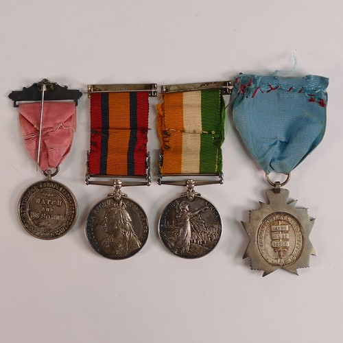 1065 - A Boer War / WWI medal group, awarded to 4843 Pte J Begg of the 1st RL Dragoons. To include: the Que... 