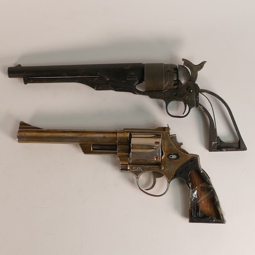 1070 - Kokusai Sangyo Smith & Wesson 44 Magnum replica Revolver together with replica .44 Revolver. Conditi... 