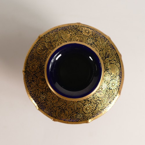 1098 - Kinkozan, Meiji period (1868–1912) Satsuma vase of cylindrical footed and flared form. Cobalt blue g... 