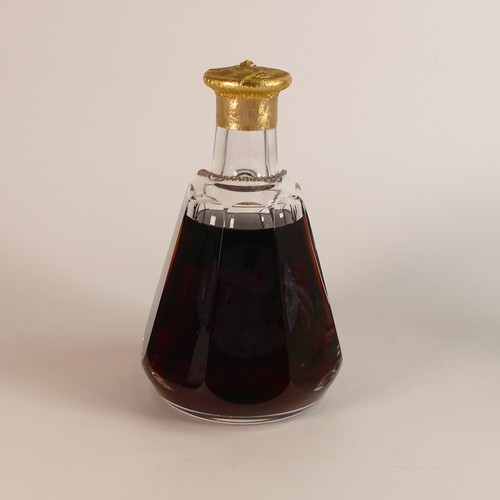 1117 - Napoleon Courvoisier Cognac in Baccarat Crystal decanter. Etched Baccarat mark to base and no. '301'... 