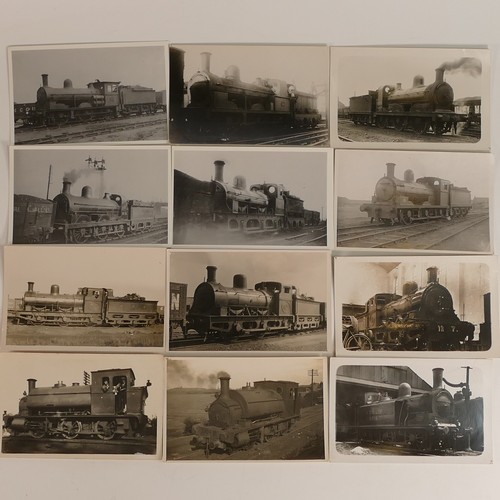 1136 - Railway Interest: An extensive collection of Railway and Locomotive postcards housed in two mid cent... 