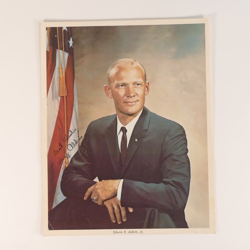 1167 - Nasa picture set no. 6 of the Apollo 12 Landing on the Moon, a signed picture of Edwin E. Aldrin Jr ... 