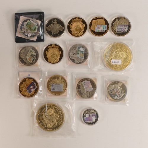 1182 - 33 x larger size assorted silver plated modern commemorative coins in capsules, as photographed.