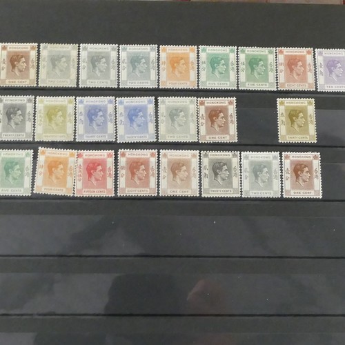 1191 - Job lot tray of mainly British & British Commonwealth stamps, both mint and used, and oddments of fo... 