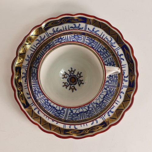 1296 - Royal Worcester, Royal Lily pattern trio together with a shallow bowl. Diameter of bowl: 20cm