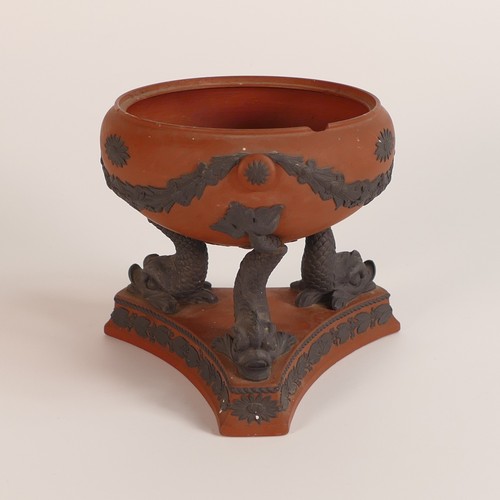 1399 - Late 18th / early 19th century Rosso Antico Neoclassical tripod burner, probably Wedgwood. Tripod in... 