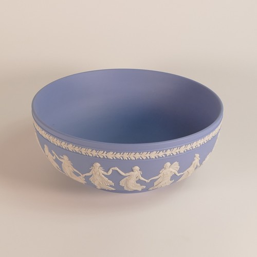 1404 - Wedgwood white on pale blue Jasper prestige bowl, neoclassical Dancing Hours decoration. Measures 26... 