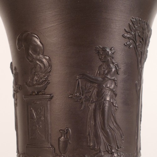 1407 - Early 20th century Wedgwood black Basalt large pedestal Arcadian vase, Neoclassical Dancing Hours de... 