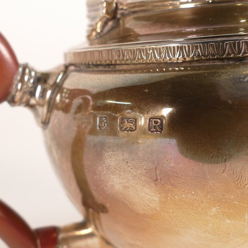 1423 - Silver tea pot and coffee pot, hallmarked for Birmingham 1941, with Bakelite handles. The Goldsmiths... 