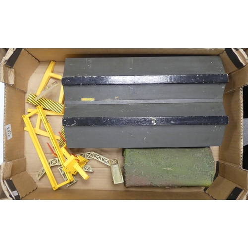 168 - Selection of OO Gauge Track and Accessories to include Tri-ang Hornby Freight Crane, Bridge, Custom ... 