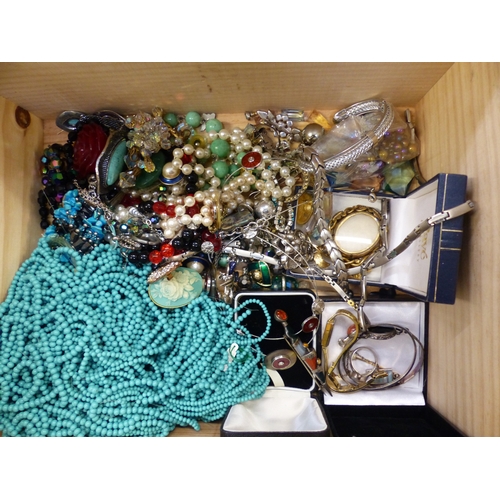 268 - Mixed costume jewellery to include beads, brooches, bracelets, ladies Seiko watch etc.