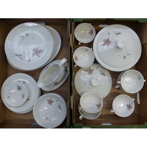 416 - Royal Doulton dinner and service ware in the Tumbling Leaves pattern, 32 pieces (2 trays).