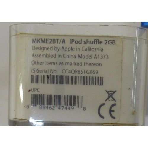 762 - 2GB iPod Shuffle, used in original box.