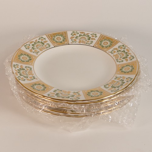 790 - Royal Crown Derby Green Derby Panel dinner service to include six dinner plates, one oval serving pl... 