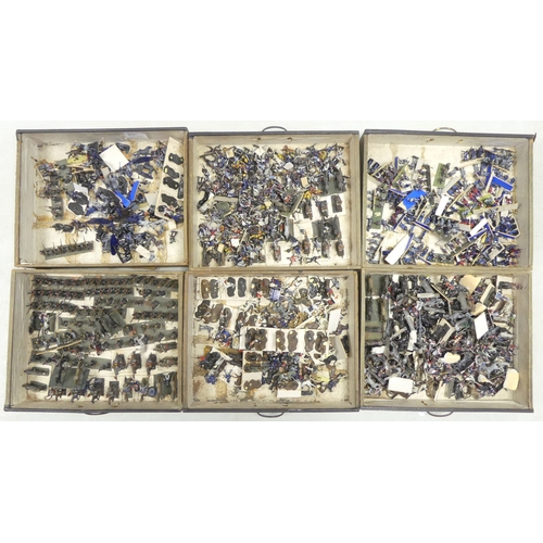 589 - Large collection of miniature metal handpainted soldiers to include soldiers from the Napoleonic war... 