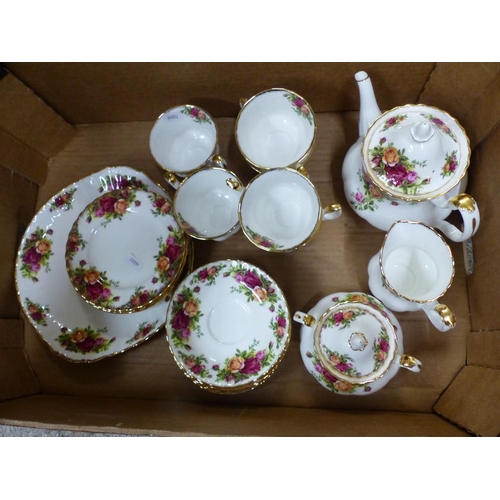 226 - Royal Albert Old Country Roses pattern 22 piece Tea set
