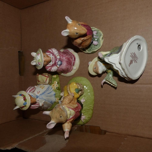 222 - Five Royal Doulton Brambly Hedge figures to include Lady Woodmouse DBH32, Lord Woodmouse DBH4, Primr... 