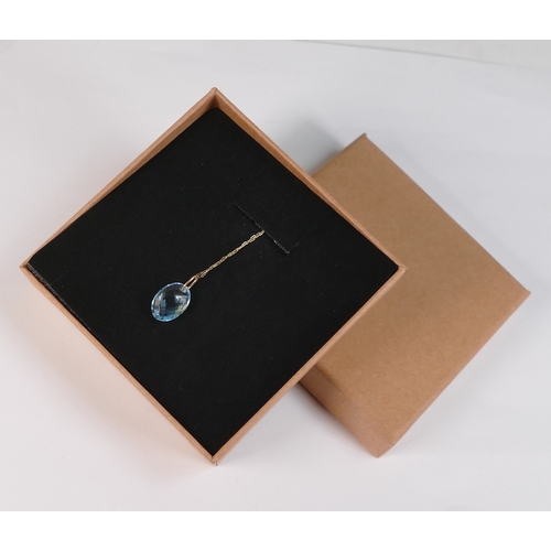 723 - 9ct gold pendant set with white coloured stone and 9ct gold chain, 1.7g.