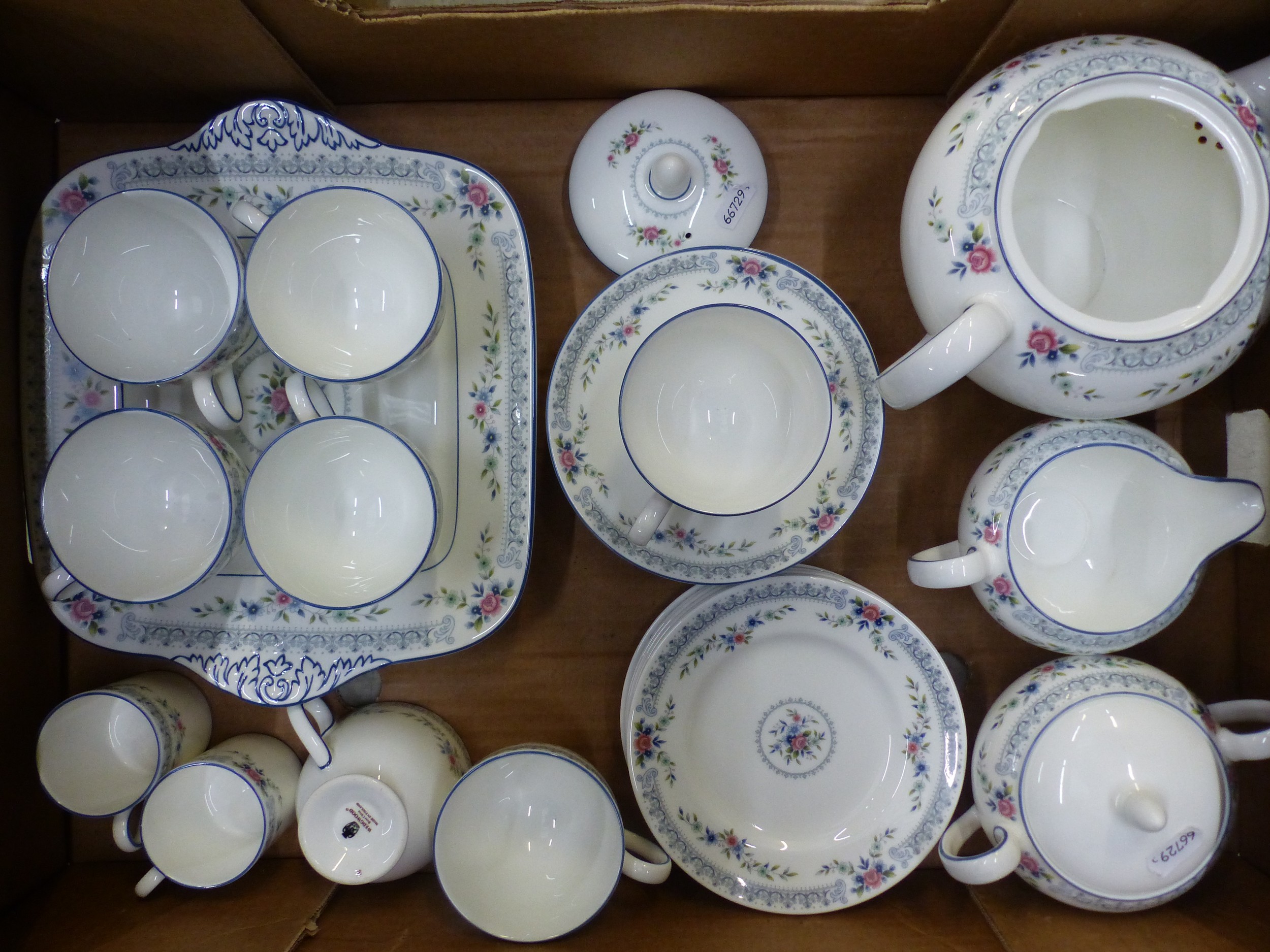 Wedgwood Rosedale pattern tea set of 27 pieces (1 tray).
