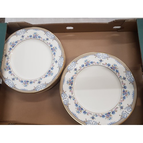 637 - Minton 'Avonlea' pattern dinner plates x 14 (1 tray).