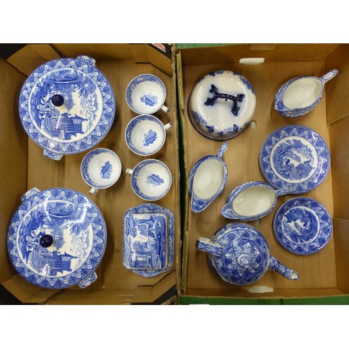 420 - Mixed blue and white ceramics including Cauldon and Spode Italian pattern items (2 trays).