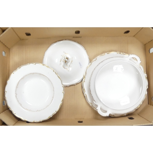 426 - Royal Doulton Richelieu H4957 part tea and dinner ware to include lidded tureen, two dinner plates a... 