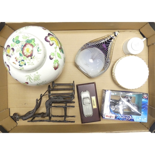 321 - A collection of items to include Mason's Paynsley lidded ginger jar, Royal Stafford teacup and sauce... 