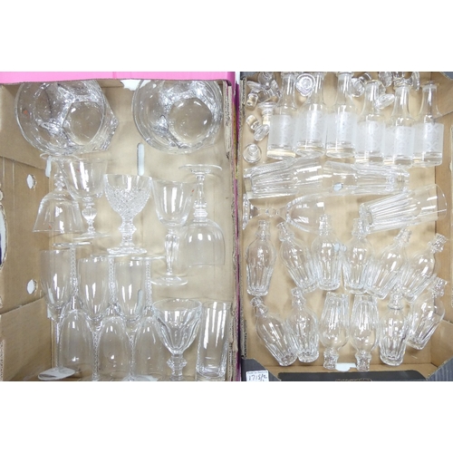 485 - Clear Crystal glass wine goblets, wine glasses, Champagne glasses, bottles, Champagne glasses and ic... 