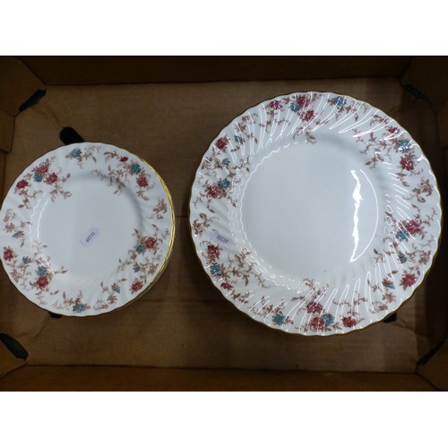 382 - Minton Ancestral pattern 12 x dinner plates and 12 x salad plates, 24 pieces (1 tray).