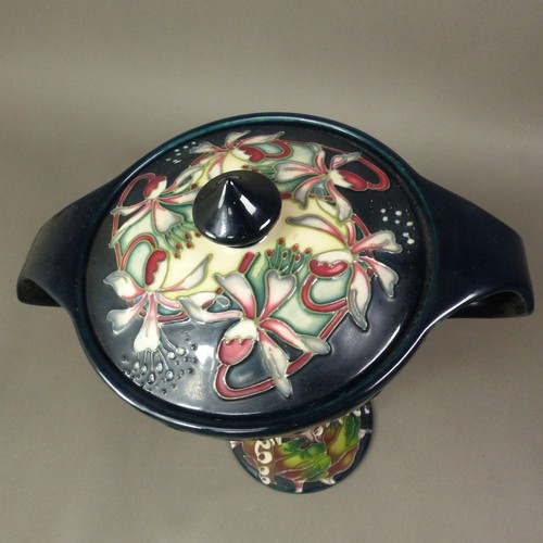 93 - Moorcroft bonbonniere and cover in the Minuet pattern, 2005, height 21.5cm.