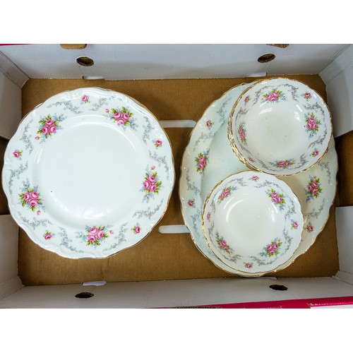 373 - Royal Albert 'Tranquillity' part tea/dinner set to include:- five tea cups, five saucers, five side ... 