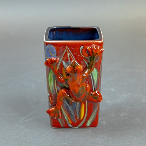 9 - Anita Harris Tree Frog on a medium square vase H22cm. Gold signed.