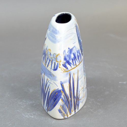 17 - Anita Harris, small Opaline & gold lustre Kingfisher vase. Gold signed.