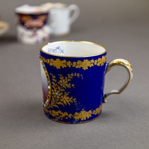 44 - A collection of 18th and 19th century porcelain coffee cans in various patterns from different manuf... 