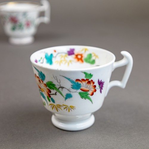 60 - A collection of 19th century porcelain tea cups in various patterns from different manufacturers, de... 