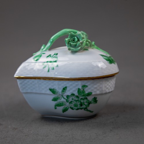 Herend porcelain trinket box 'Apponyi Green' style lidded leaf design ...
