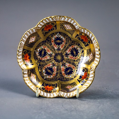 Royal Crown Derby to include 2 handled loving cup, circular scalloped ...
