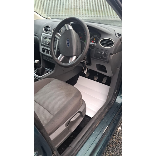 3 - 2006 Ford Fusion Tax just out . No test. Driving well. Four good tyres with alloys , spare wheel wit... 