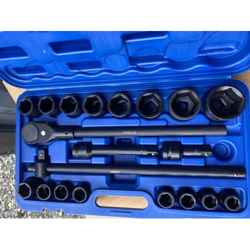 36 - 3/4 21pc Impact Socket set 
Brand New